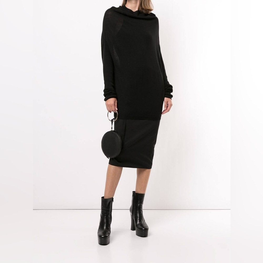 Preowned black blouse
